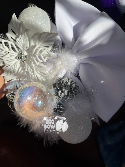 White Christmas 🤍 (Light Up Option)