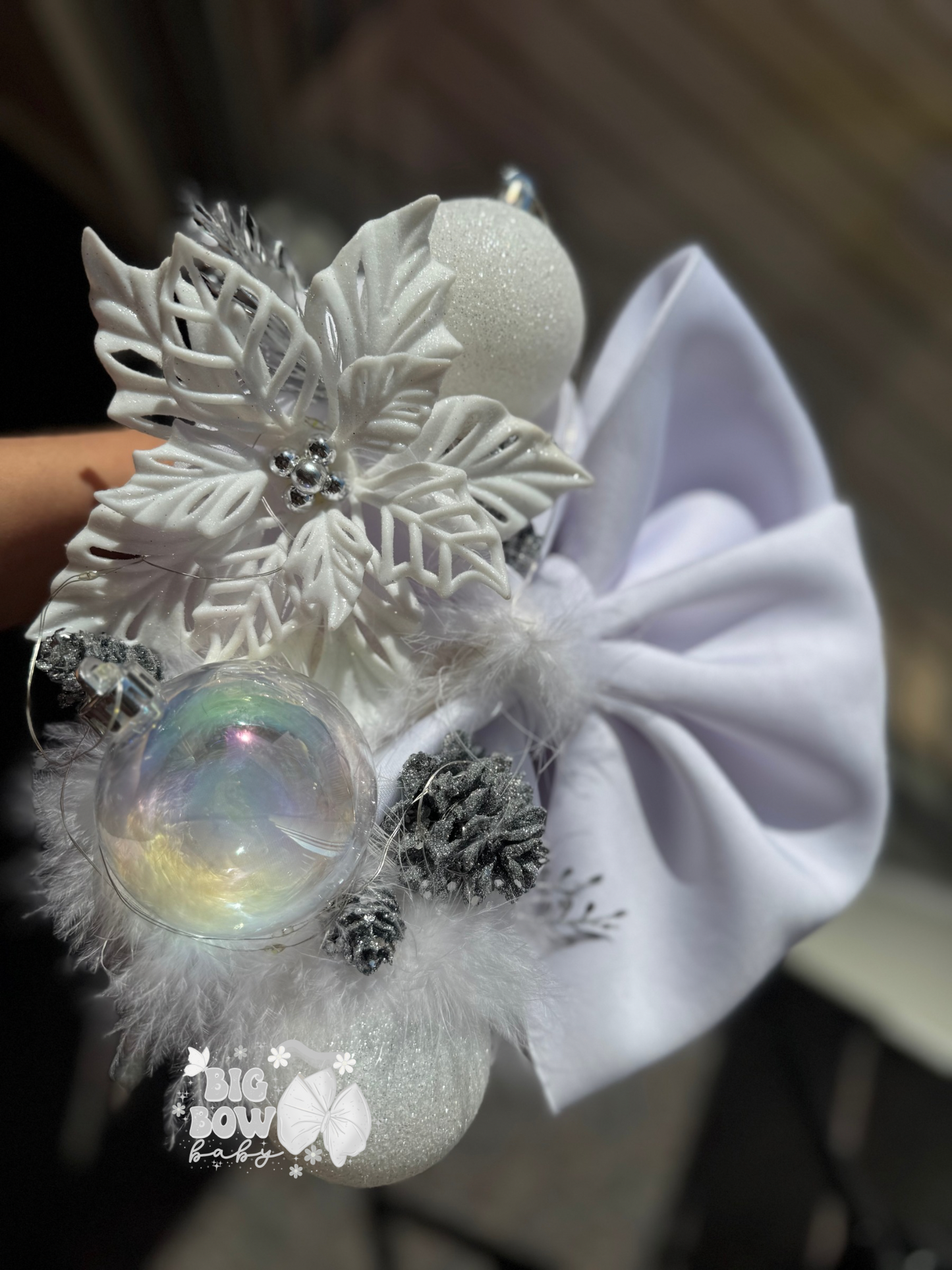 White Christmas 🤍 (Light Up Option)