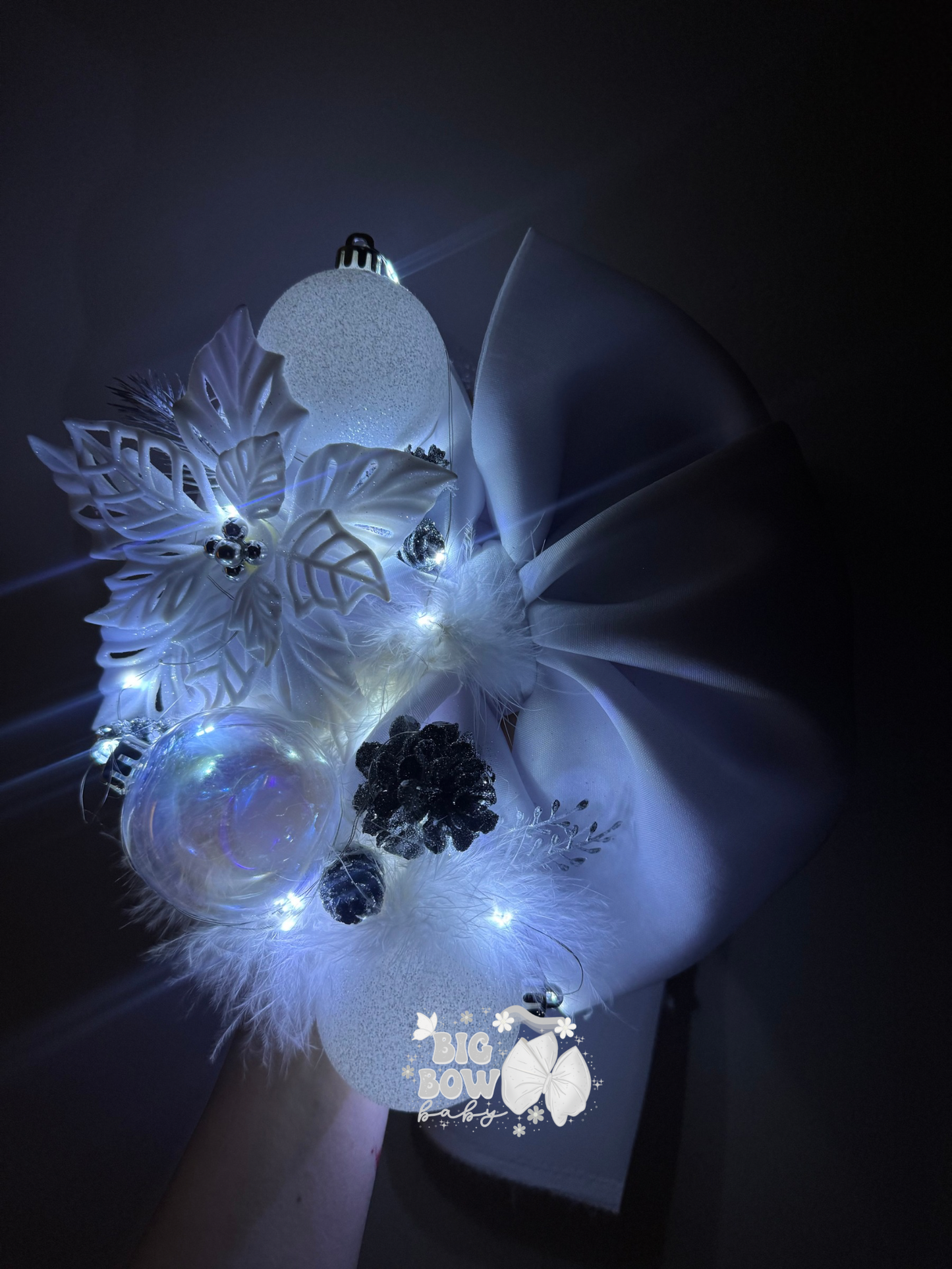 White Christmas 🤍 (Light Up Option)