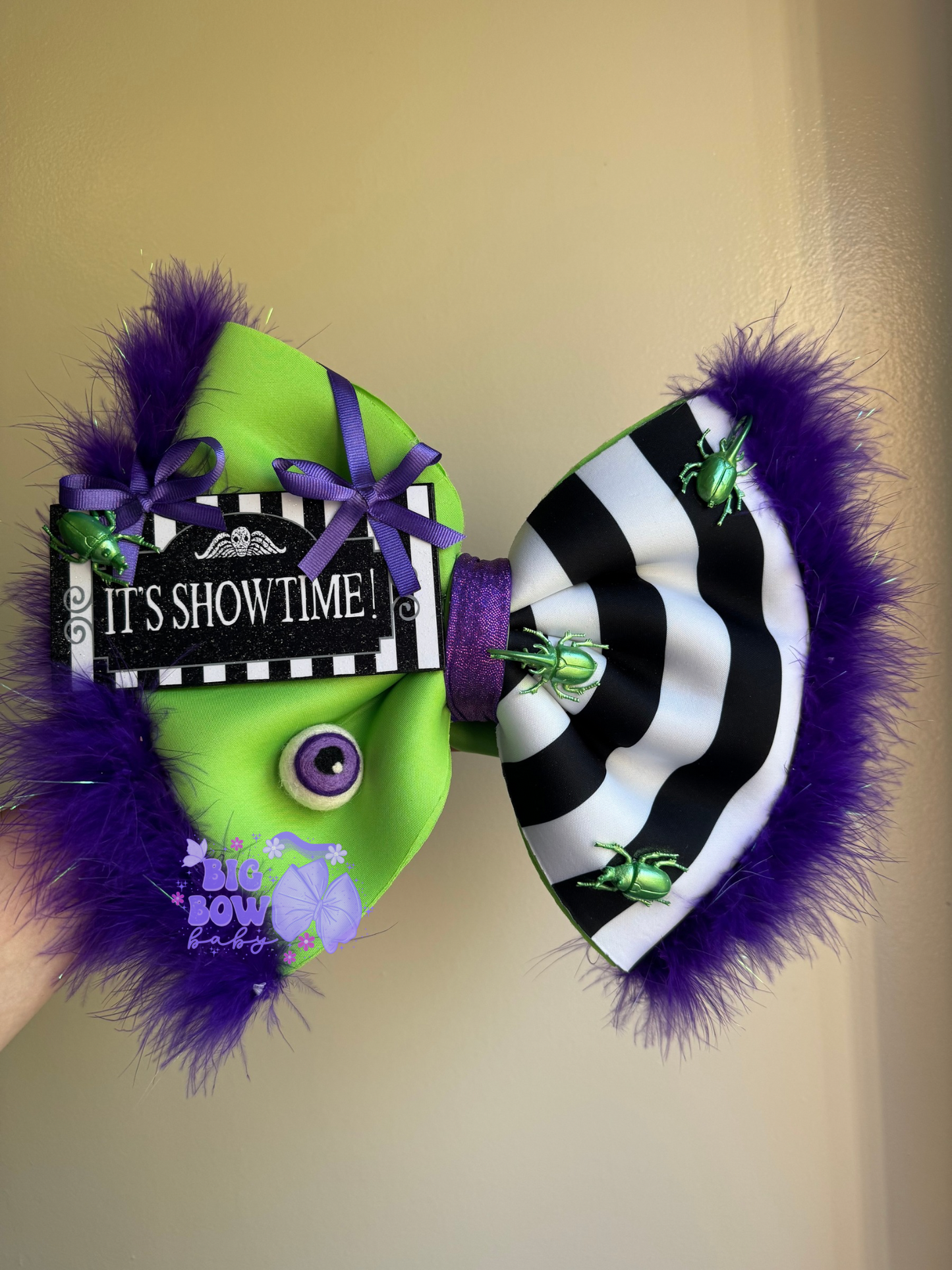 It’s Showtime 🪲 - OOAK + LIGHT UP OPTION