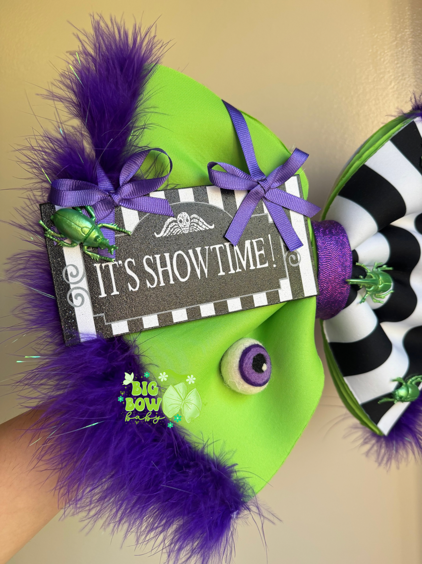 It’s Showtime 🪲 - OOAK + LIGHT UP OPTION