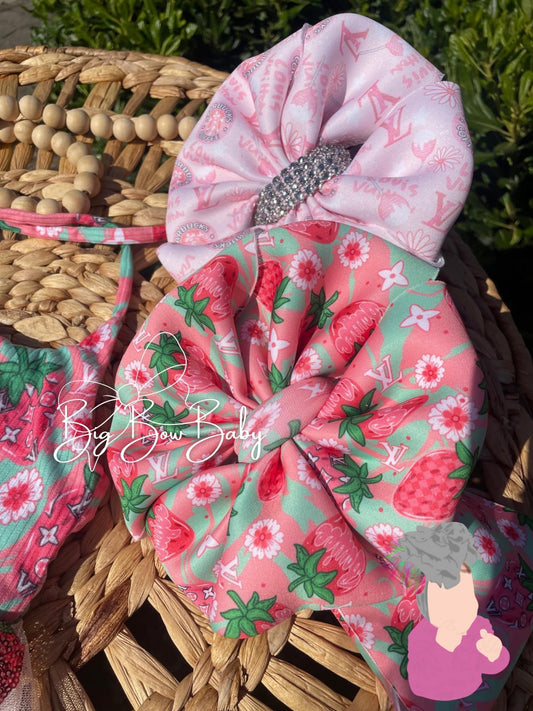 Strawboujee Swirl - PIGGIES & SINGLE BOWS - Pick Your Style & Size